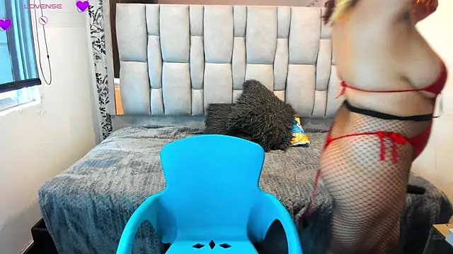 Snapshot of Kiara_Cruz__ chatting on June 3, 2026, 7:30 pm Kiara Cruz online show from June 3, 2026, 7:30 pm