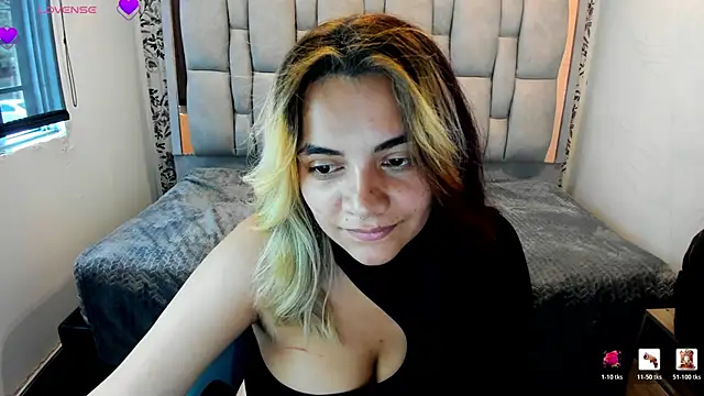 Snapshot of Kiara_Cruz__ chatting on June 13, 2026, 7:56 pm Kiara Cruz online show from June 13, 2026, 7:56 pm