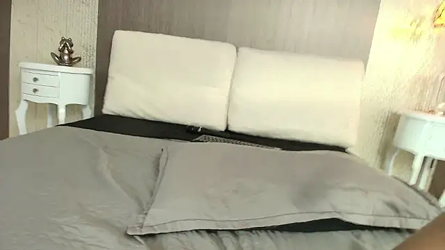 Tiifany Baker online show from February 12, 2026, 8:26 pm