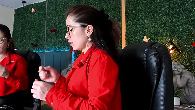 Snapshot of Linagh_ chatting on June 19, 2026, 11:36 am Linagh online show from June 19, 2026, 11:36 am