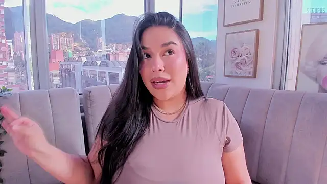 Snapshot of Zoey_thompson chatting on September 19, 2025, 7:36 pm Zoey thompson online show from September 19, 2025, 7:36 pm