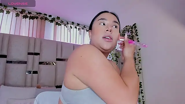 Snapshot of Zoey_thompson chatting on September 29, 2025, 7:30 pm Zoey thompson online show from September 29, 2025, 7:30 pm