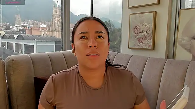 Snapshot of Zoey_thompson chatting on October 11, 2025, 3:32 pm Zoey thompson online show from October 11, 2025, 3:32 pm