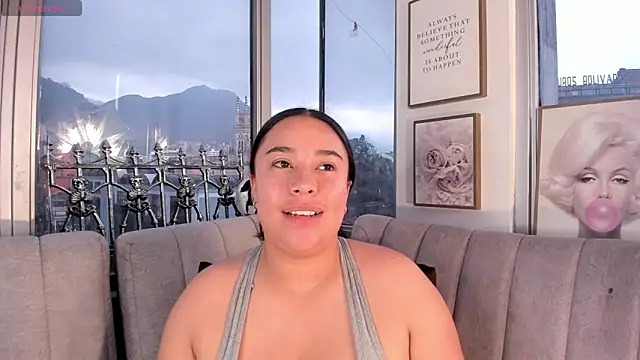 Snapshot of Zoey_thompson chatting on October 17, 2025, 7:27 pm Zoey thompson online show from October 17, 2025, 7:27 pm