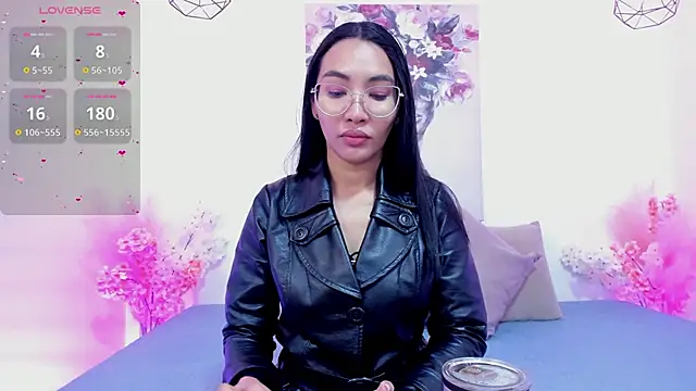 Snapshot of lucyy_liiuu chatting on November 10, 2025, 1:32 pm lucyy liiuu online show from November 10, 2025, 1:32 pm