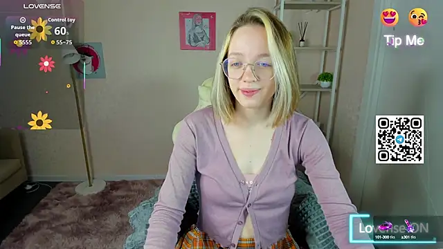 Snapshot of R0cket_bunny chatting on October 5, 2025, 1:04 am R0cket bunny online show from October 5, 2025, 1:04 am