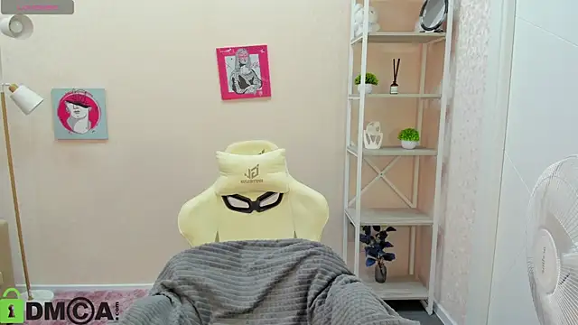 Snapshot of R0cket_bunny chatting on October 15, 2025, 1:06 am R0cket bunny online show from October 15, 2025, 1:06 am