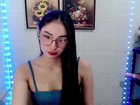 lovelysassy online show from October 14, 2025, 2:07 pm