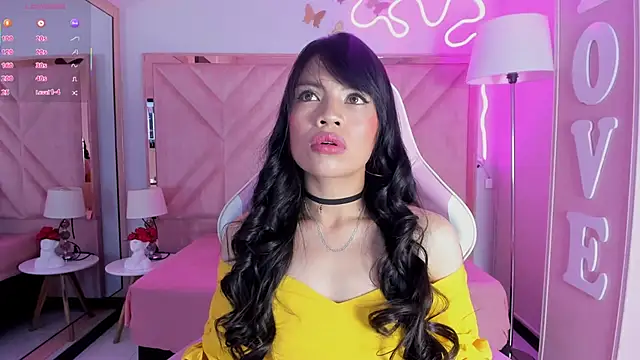 Snapshot of anyjones_ chatting on October 4, 2025, 4:32 am anyjones online show from October 4, 2025, 4:32 am