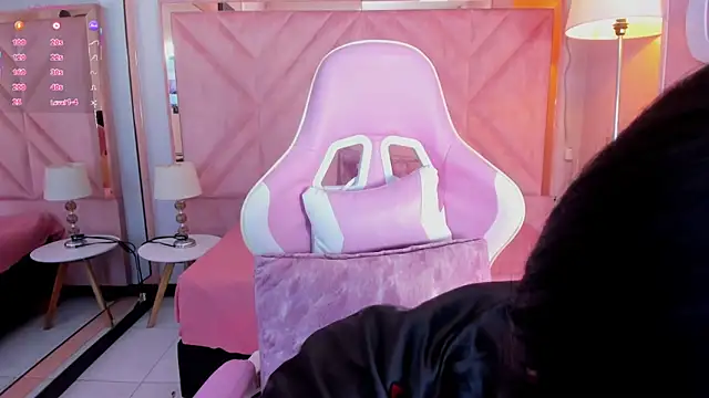 Snapshot of anyjones_ chatting on November 6, 2025, 4:24 am anyjones online show from November 6, 2025, 4:24 am