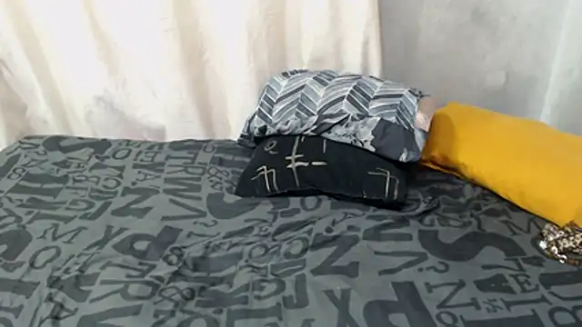 curvydarckcohocolate online show from April 26, 2026, 4:43 am