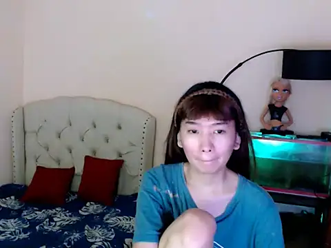 ShantalFoxxy  online show from April 28, 2026, 3:06 pm