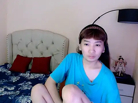 ShantalFoxxy  online show from June 16, 2026, 2:47 am
