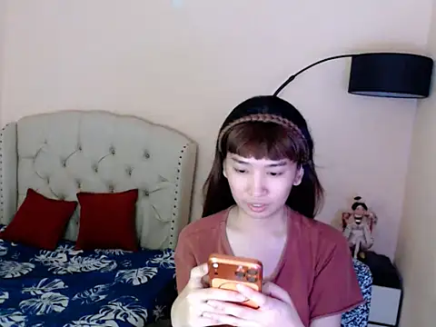 Snapshot of ShantalFoxxy_ chatting on June 27, 2026, 4:06 am ShantalFoxxy online show from June 27, 2026, 4:06 am