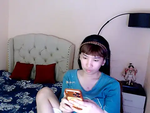 Snapshot of ShantalFoxxy_ chatting on July 19, 2026, 2:10 pm ShantalFoxxy online show from July 19, 2026, 2:10 pm