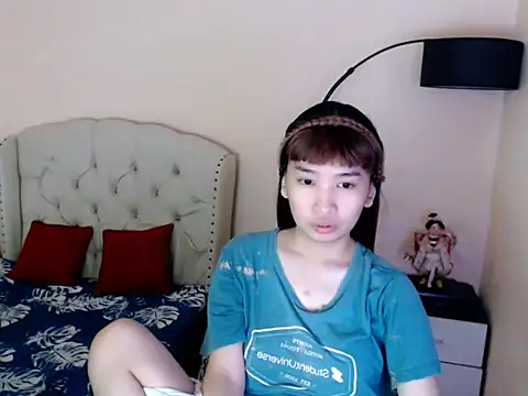 Snapshot of ShantalFoxxy_ chatting on July 21, 2026, 12:02 am ShantalFoxxy online show from July 21, 2026, 12:02 am