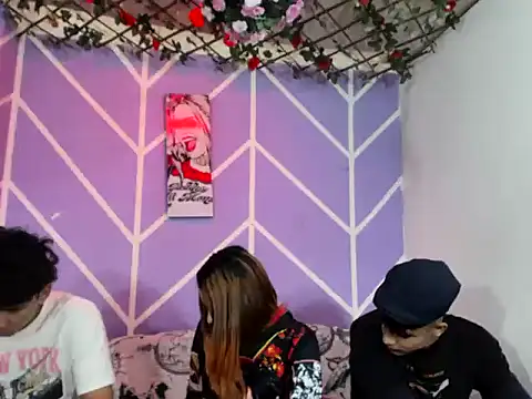 Snapshot of lau_and_boys18 chatting on September 29, 2025, 1:49 pm lau and boys18 online show from September 29, 2025, 1:49 pm