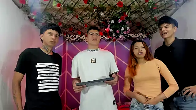 Snapshot of lau_and_boys18 chatting on October 12, 2025, 1:43 pm lau and boys18 online show from October 12, 2025, 1:43 pm