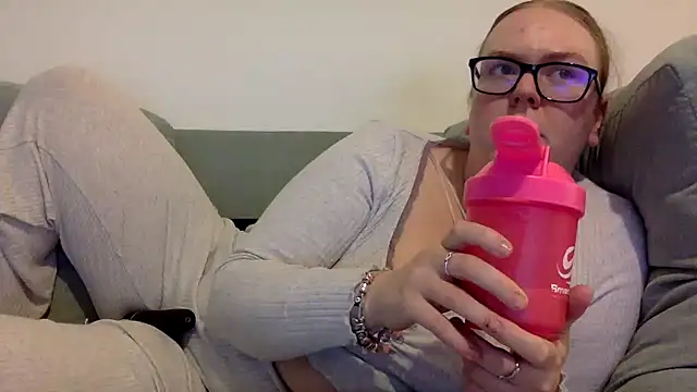 gracelovesxx online show from January 13, 2026, 2:11 pm