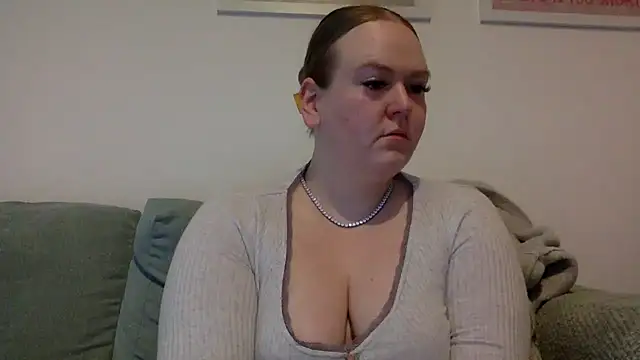 Snapshot of gracelovesxx chatting on June 3, 2026, 9:01 am gracelovesxx online show from June 3, 2026, 9:01 am