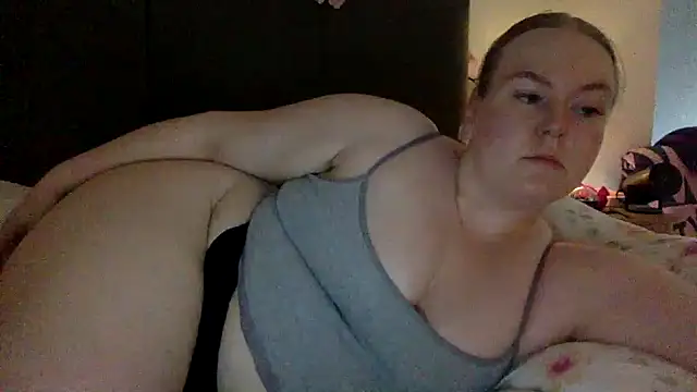 Snapshot of gracelovesxx chatting on June 23, 2026, 6:00 am gracelovesxx online show from June 23, 2026, 6:00 am