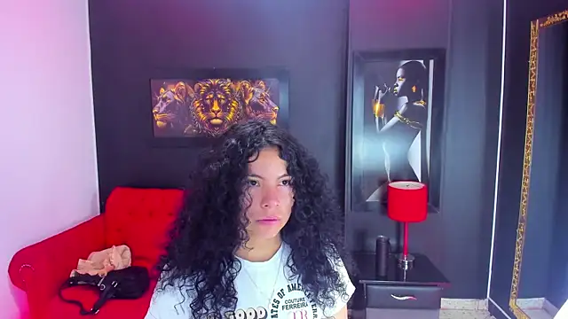 Snapshot of angelita_martins chatting on October 5, 2025, 8:40 pm angelita martins online show from October 5, 2025, 8:40 pm