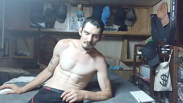 Snapshot of mike42088 chatting on June 18, 2026, 9:25 am mike42088 online show from June 18, 2026, 9:25 am