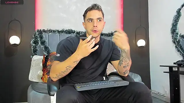 Snapshot of Liam_walk_ chatting on November 27, 2025, 10:12 pm Liam walk online show from November 27, 2025, 10:12 pm