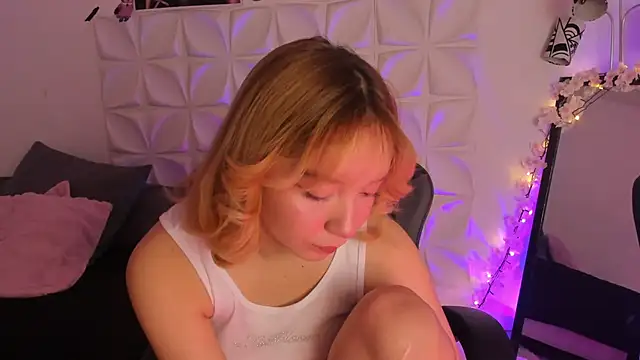 JuliethMoss online show from November 27, 2025, 8:22 pm