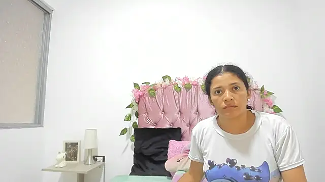 ivy moon05 online show from September 30, 2025, 5:40 pm