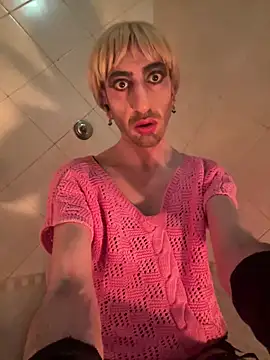 Snapshot of troiapompea chatting on March 22, 2026, 1:42 am troiapompea online show from March 22, 2026, 1:42 am