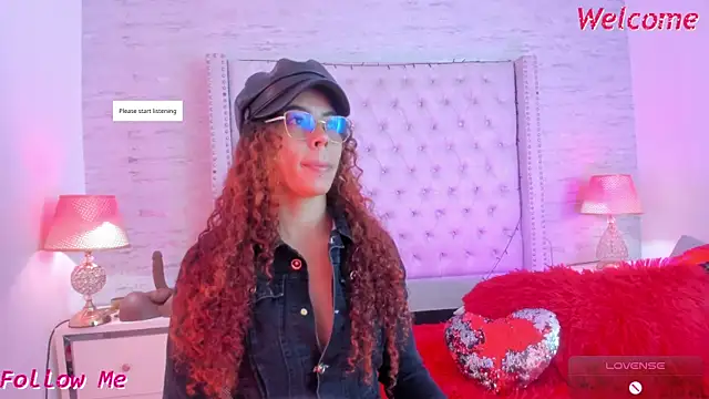 Snapshot of Pamelamiler__ chatting on May 17, 2026, 12:56 pm Pamelamiler online show from May 17, 2026, 12:56 pm