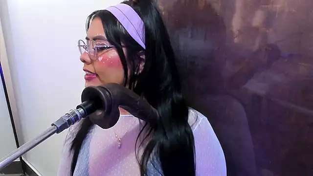 pocahontas lantina online show from March 9, 2026, 4:05 am