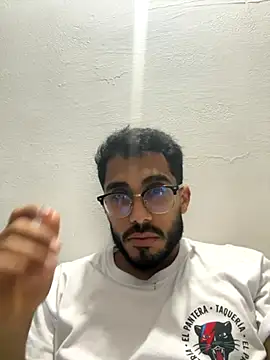 Snapshot of TU-MORENOO chatting on November 18, 2025, 8:08 am TU-MORENOO online show from November 18, 2025, 8:08 am