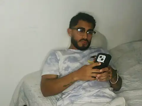 Snapshot of TU-MORENOO chatting on November 19, 2025, 3:06 am TU-MORENOO online show from November 19, 2025, 3:06 am