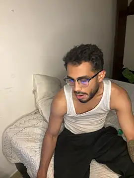 Snapshot of TU-MORENOO chatting on November 24, 2025, 6:13 am TU-MORENOO online show from November 24, 2025, 6:13 am