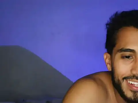 Snapshot of TU-MORENOO chatting on December 5, 2025, 6:11 am TU-MORENOO online show from December 5, 2025, 6:11 am