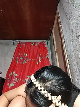 Everleigh mom online show from September 18, 2025, 8:44 pm