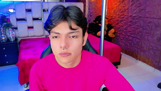 alandelrey57 online show from February 7, 2026, 1:37 pm