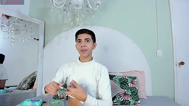 Snapshot of JoshuaSanzz chatting on October 12, 2025, 3:38 am JoshuaSanzz online show from October 12, 2025, 3:38 am