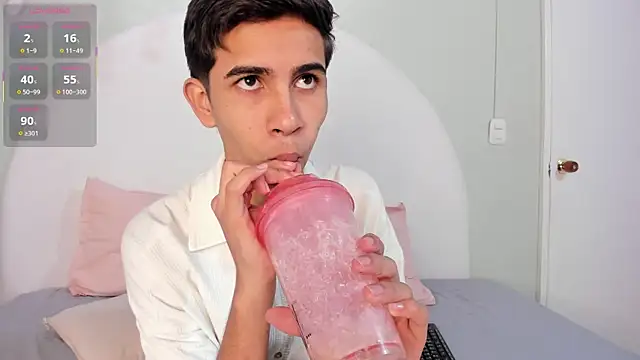 Snapshot of JoshuaSanzz chatting on October 31, 2025, 3:40 am JoshuaSanzz online show from October 31, 2025, 3:40 am