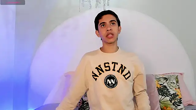 JoshuaSanzz online show from December 18, 2025, 2:28 am