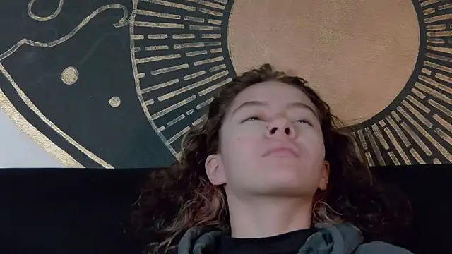 Snapshot of RavennMoonn chatting on March 19, 2026, 1:26 pm RavennMoonn online show from March 19, 2026, 1:26 pm