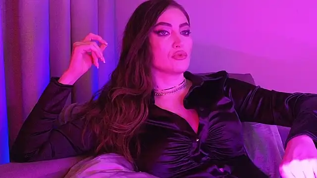 AliceJameson online show from November 18, 2025, 9:08 pm