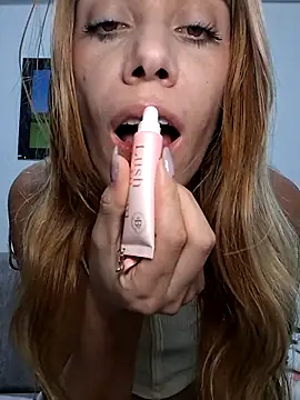 Elianasuarezz online show from March 4, 2026, 11:11 pm