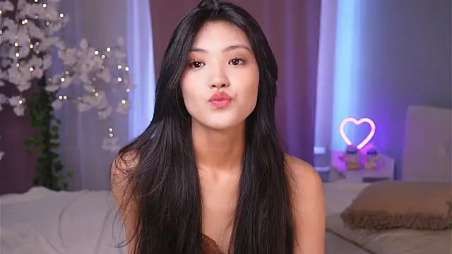 Snapshot of FancyEsten chatting on July 10, 2026, 8:29 am FancyEsten online show from July 10, 2026, 8:29 am