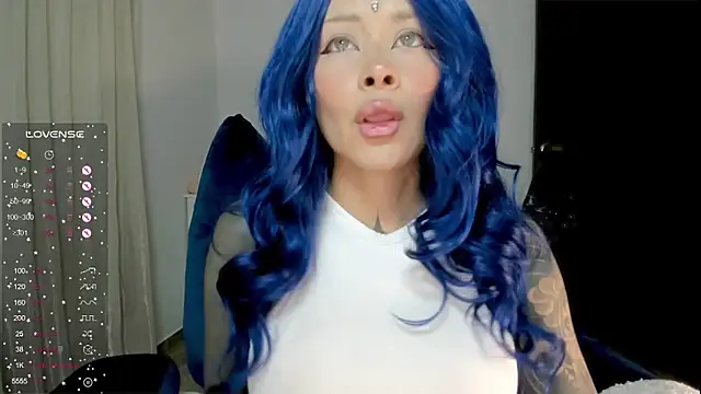 AlinaLukyanova online show from April 28, 2026, 5:12 am