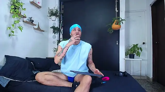 Snapshot of Borsalino_Adam chatting on December 3, 2025, 2:04 pm Borsalino Adam online show from December 3, 2025, 2:04 pm