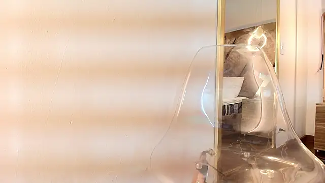 zarah andrew   online show from September 12, 2025, 12:38 pm