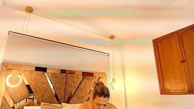 zarah andrew   online show from November 20, 2025, 12:05 pm